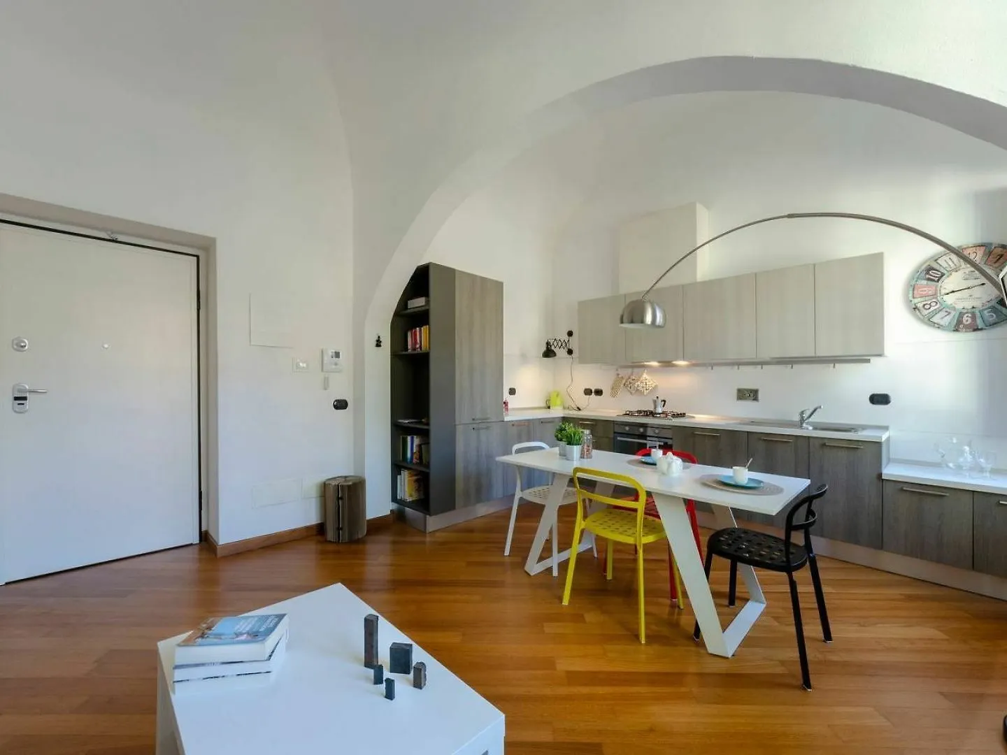 Altido Lovely Flat For 4 Near Piazza Corvetto Genoa